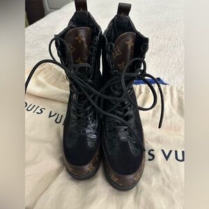 Laureate Platform Desert Boot Size 36